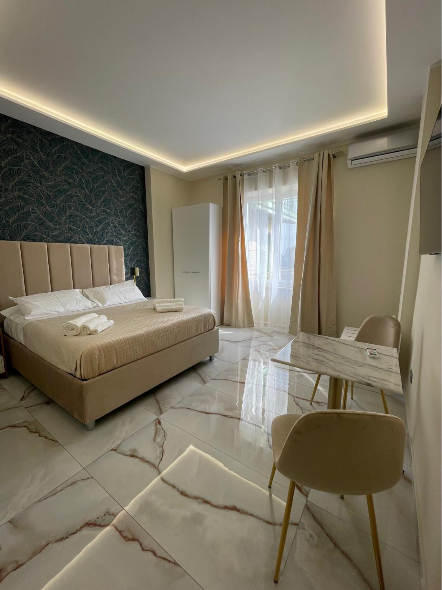 Napoli Central Suites Exterior foto
